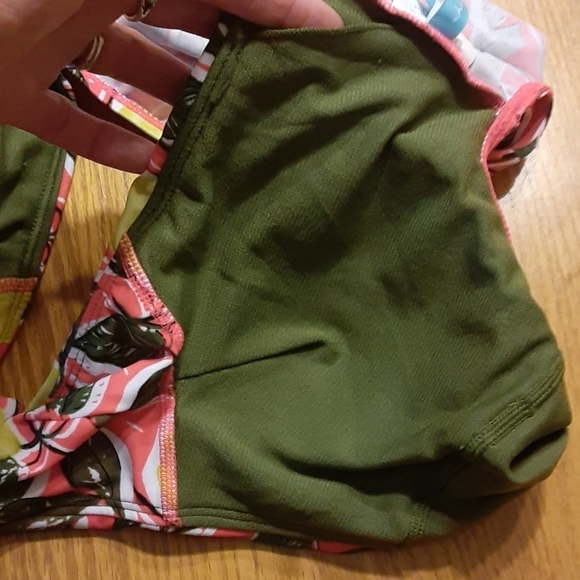 Floral Ruffle Bikini Top - Picture 9 of 10